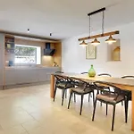 Rustic Leni Vila *
