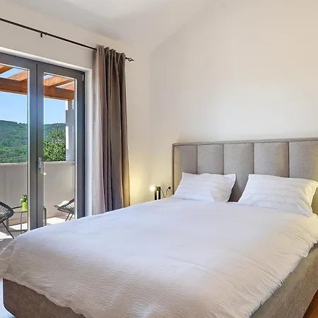 Rustic Leni * Susnjevica