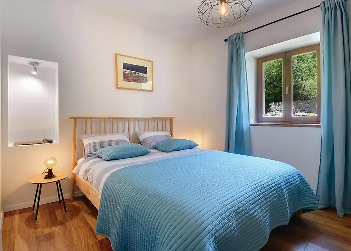 빌라 Rustic Leni Susnjevica