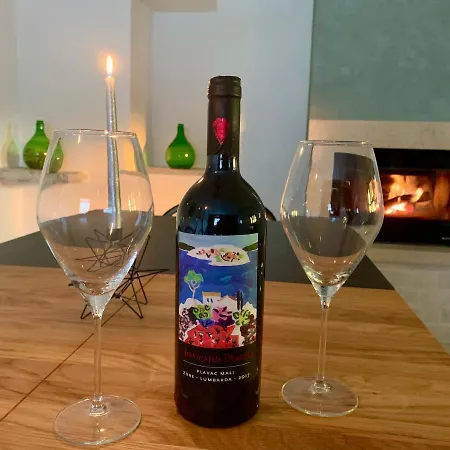 Rustic Leni Susnjevica