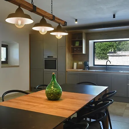 Rustic Leni Villa *